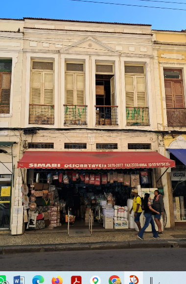 Prédio no Centro (foto 2 de 3)